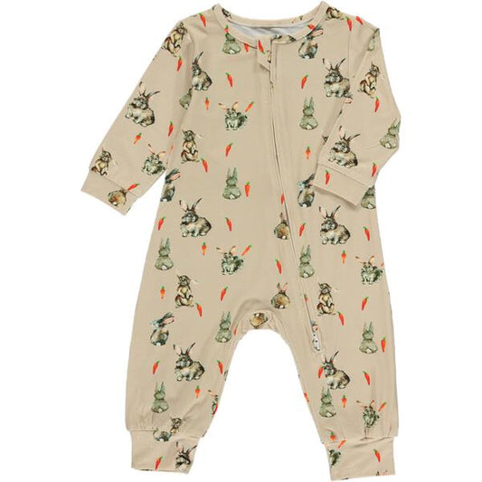long romper with long sleeves in watercolor bunny and carrot print on a beige background, made of bamboo fabric, zip front fastening