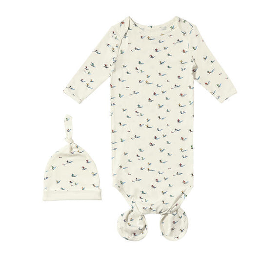 Knotted sleep gown in white with sweet watercolour skiers print. With matching knotted hat. Made from soft bamboo fabric.